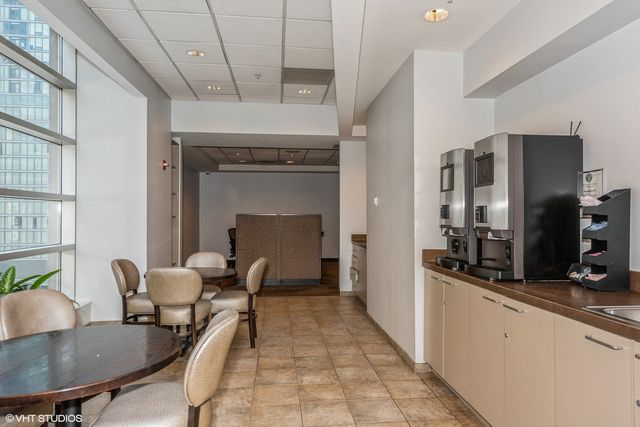 $318,000 | 545 North Dearborn Street, Unit 1702, Chicago, IL 60654