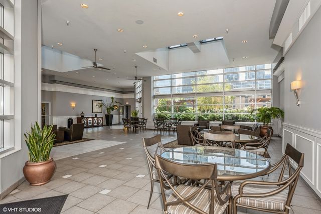 $318,000 | 545 North Dearborn Street, Unit 1702, Chicago, IL 60654