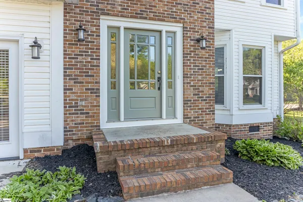 $350,000 | 200 Wessex Street, Simpsonville, SC 29681