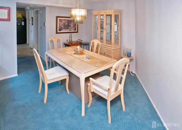 $557,500 | 77 Linda Lane, Edison, NJ 08820