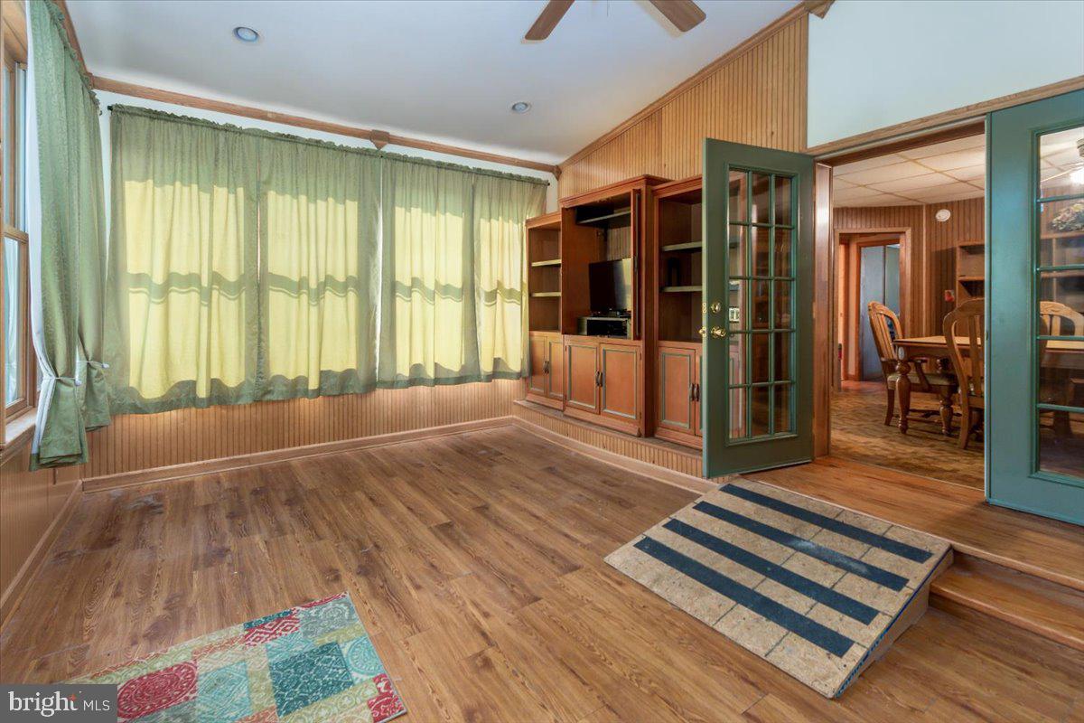 222 Cresswell Road Baltimore, MD 21225 - Photo 9 of 30 Gallery Image 9