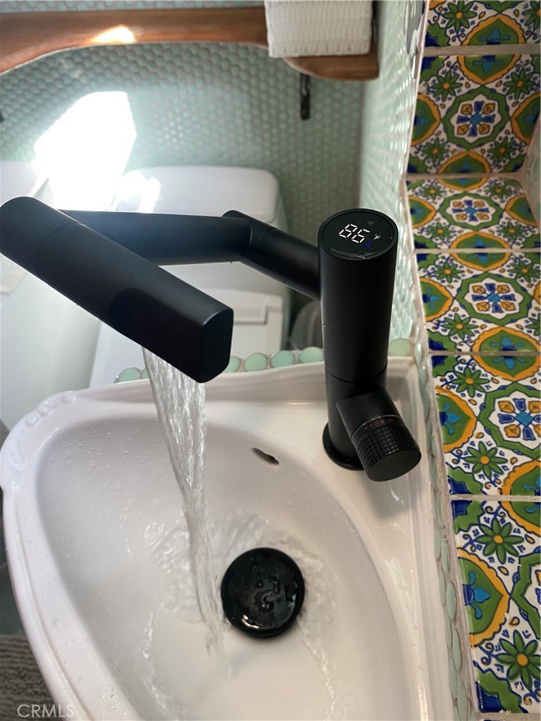 631 Benson Way, Unit A Thousand Oaks, CA 91360 - Photo 18 of 30 Temperature Controlled Faucet