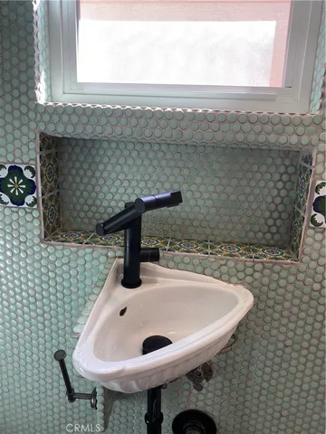 a view of a fireplace