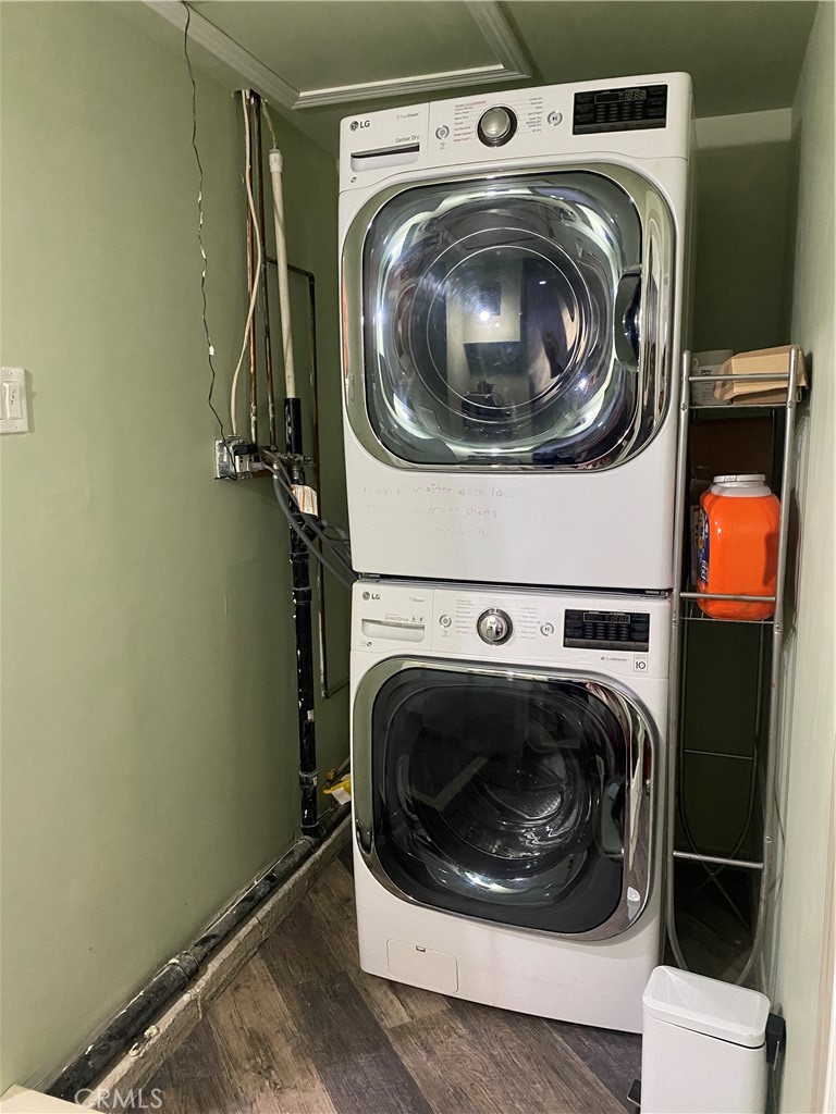 631 Benson Way, Unit A Thousand Oaks, CA 91360 - Photo 26 of 30 Laundry Area