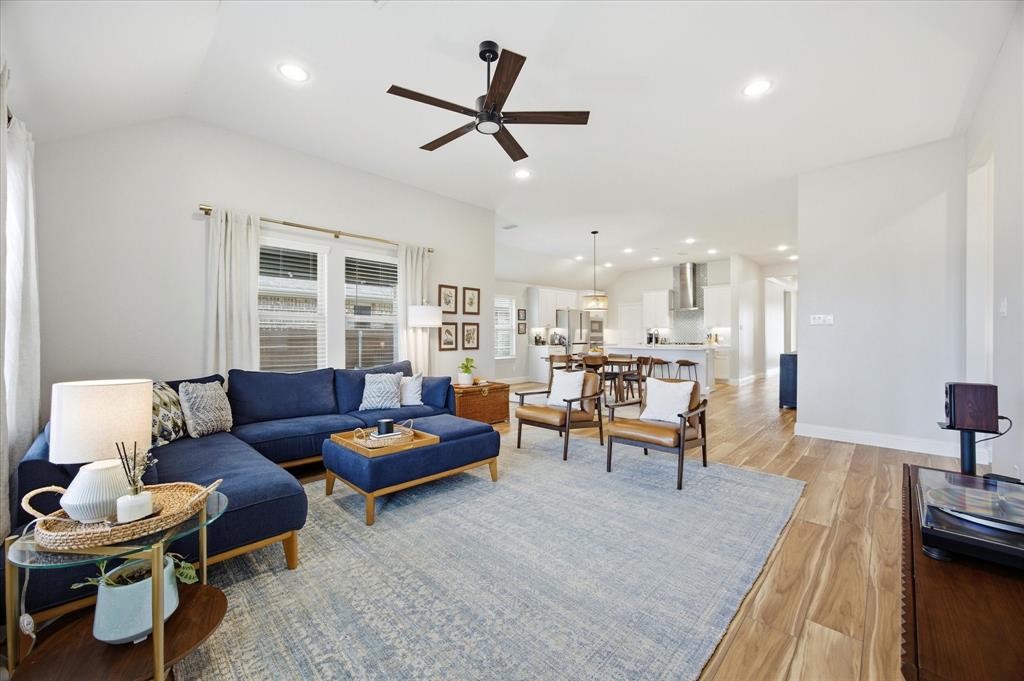 809 Mildren Lane Fate, TX 75087 - Photo 9 of 32 Spacious living area