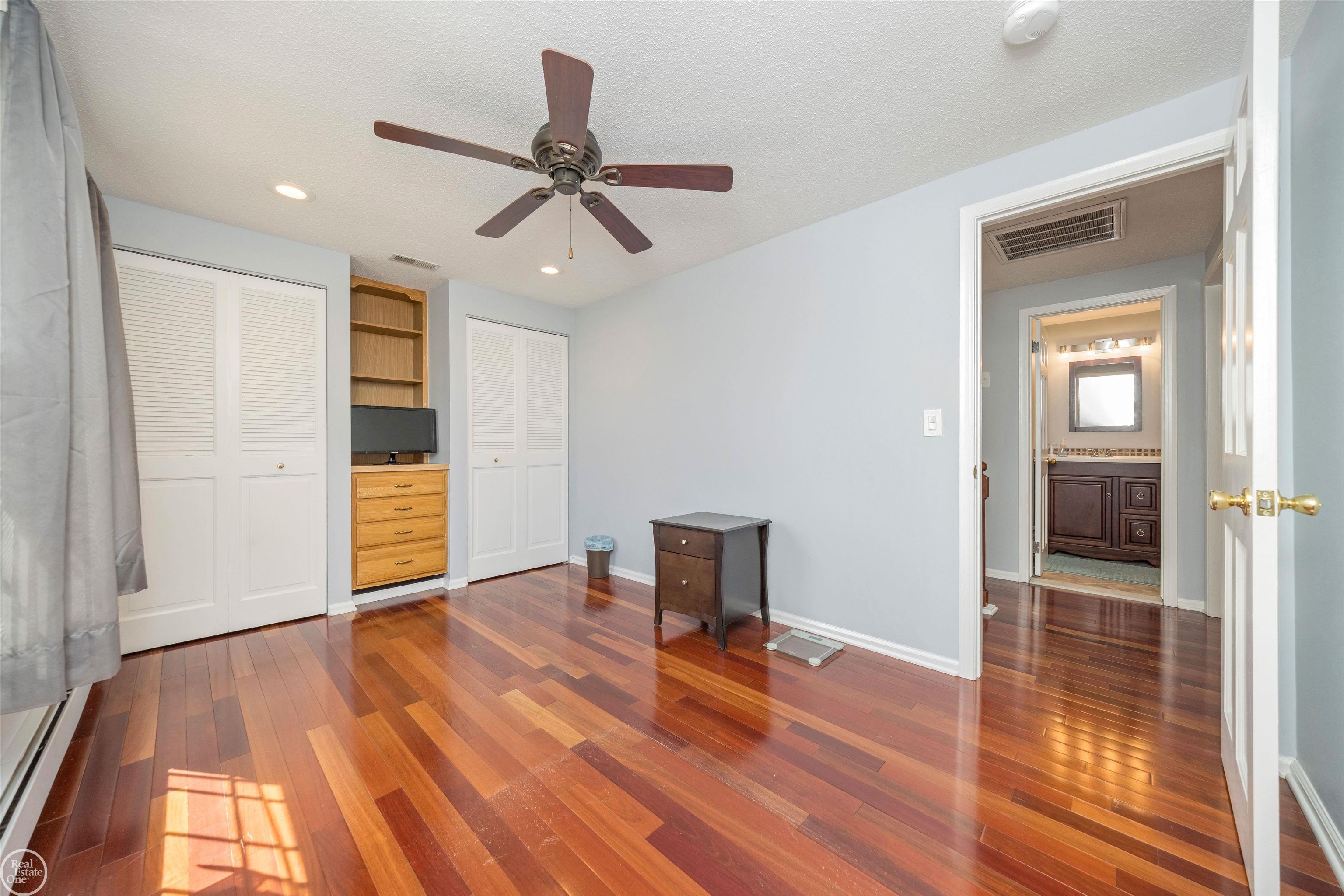 4132 Amherst Road Royal Oak, MI 48073 - Photo 32 of 49 50143663-384513dd-7311-4c9a-9e0d-fe71ad2d6a95.JPG