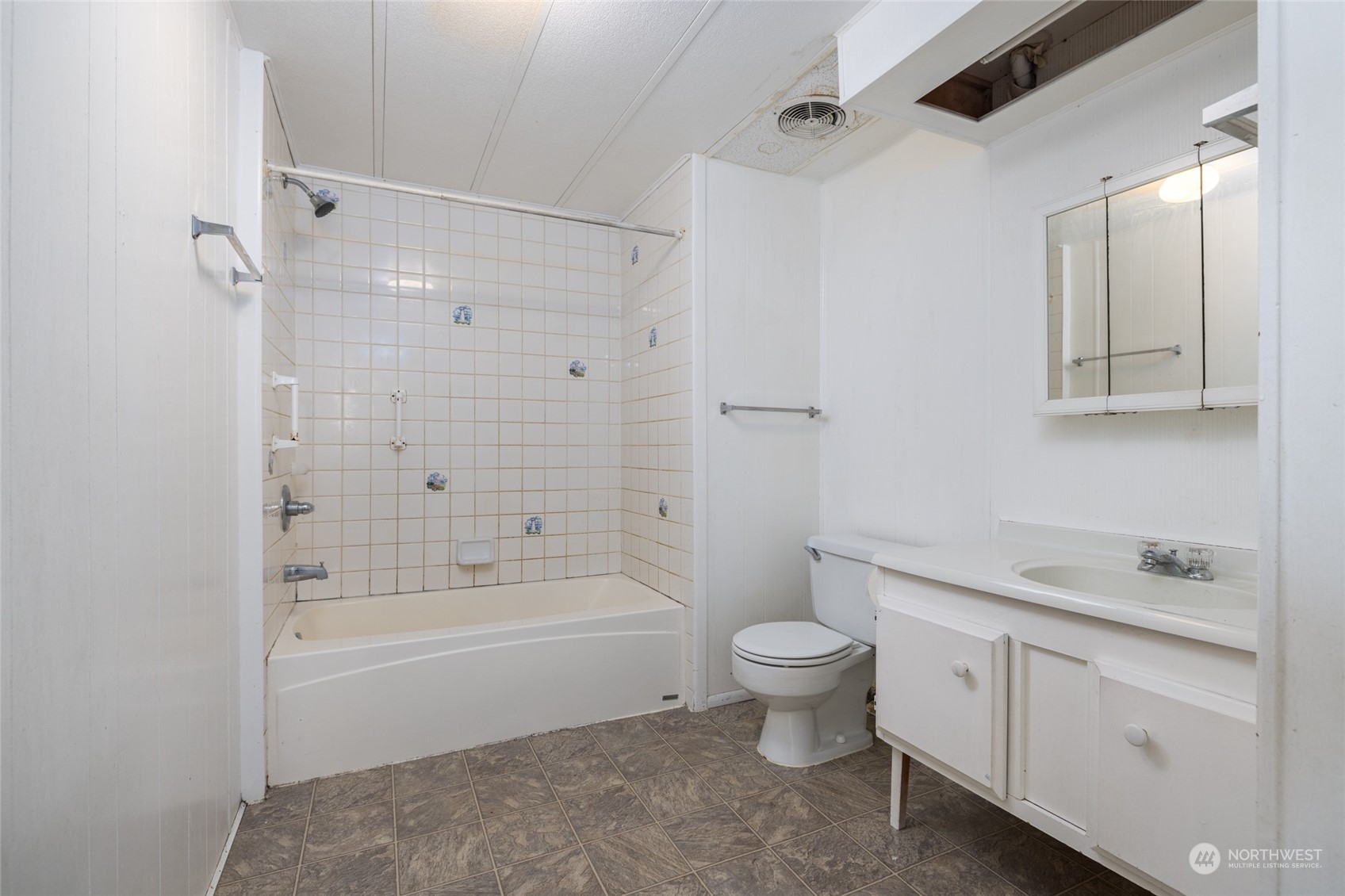 14860 Gibralter Road Anacortes, WA 98221 - Photo 14 of 23 Gallery Image 14