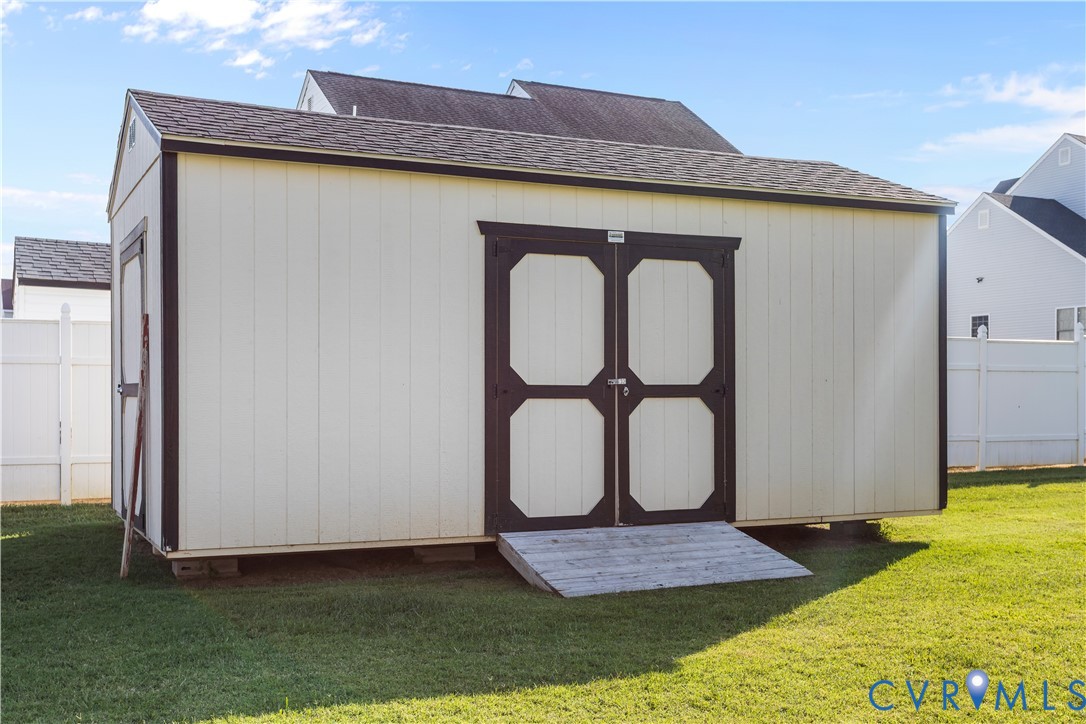 3363 Darbytown Road Henrico, VA 23231 - Photo 32 of 33 a front view of a house with garden