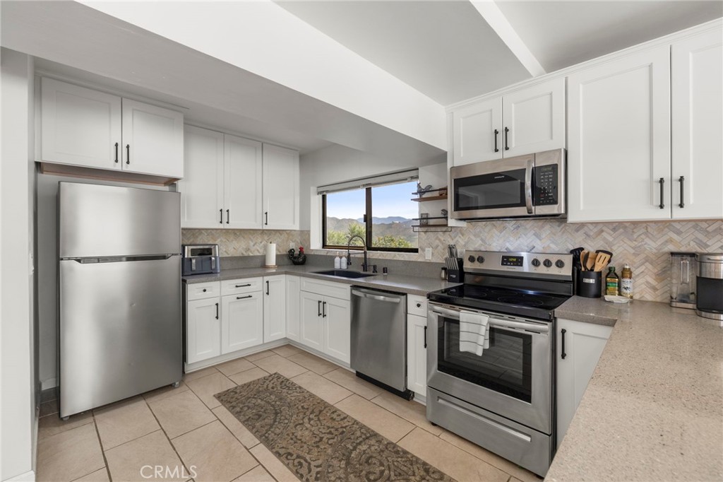 2160 Puerto Del Mundo Fallbrook, CA 92028 - Photo 43 of 63