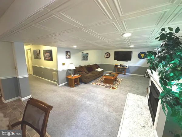 $739,900 | 25 Mish Road, Bunker Hill, WV 25413
