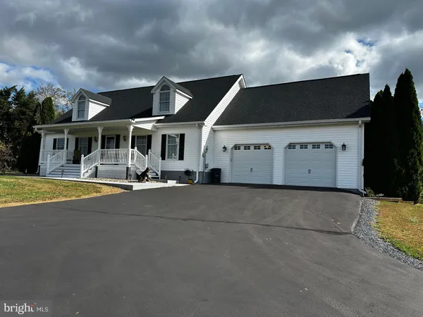 $739,900 | 25 Mish Road, Bunker Hill, WV 25413