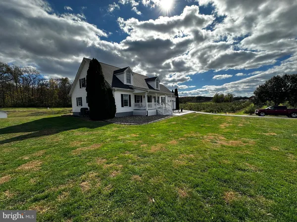 $739,900 | 25 Mish Road, Bunker Hill, WV 25413