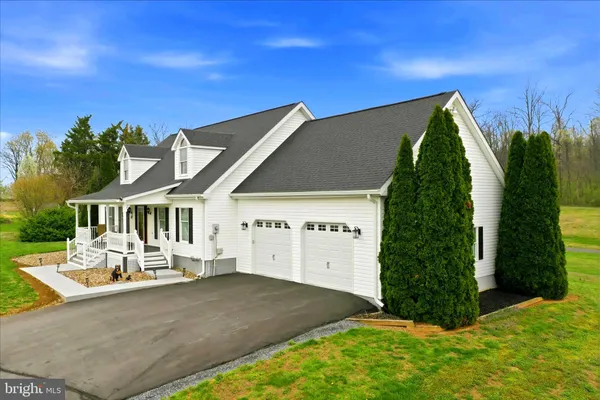 $739,900 | 25 Mish Road, Bunker Hill, WV 25413