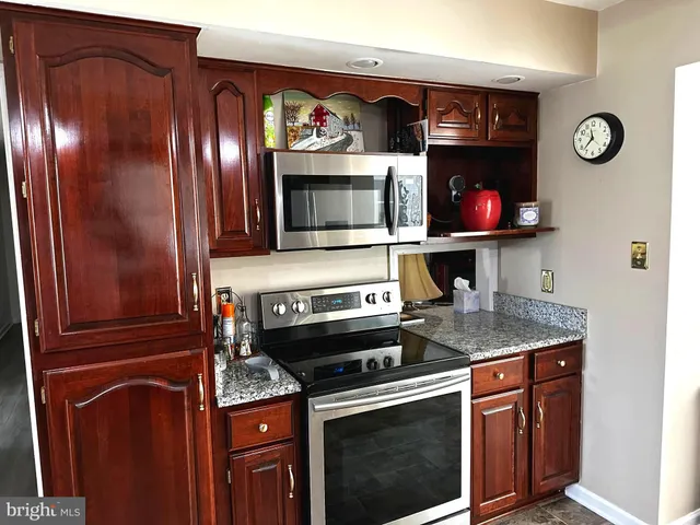 $739,000 | 25 Mish Road, Bunker Hill, WV 25413