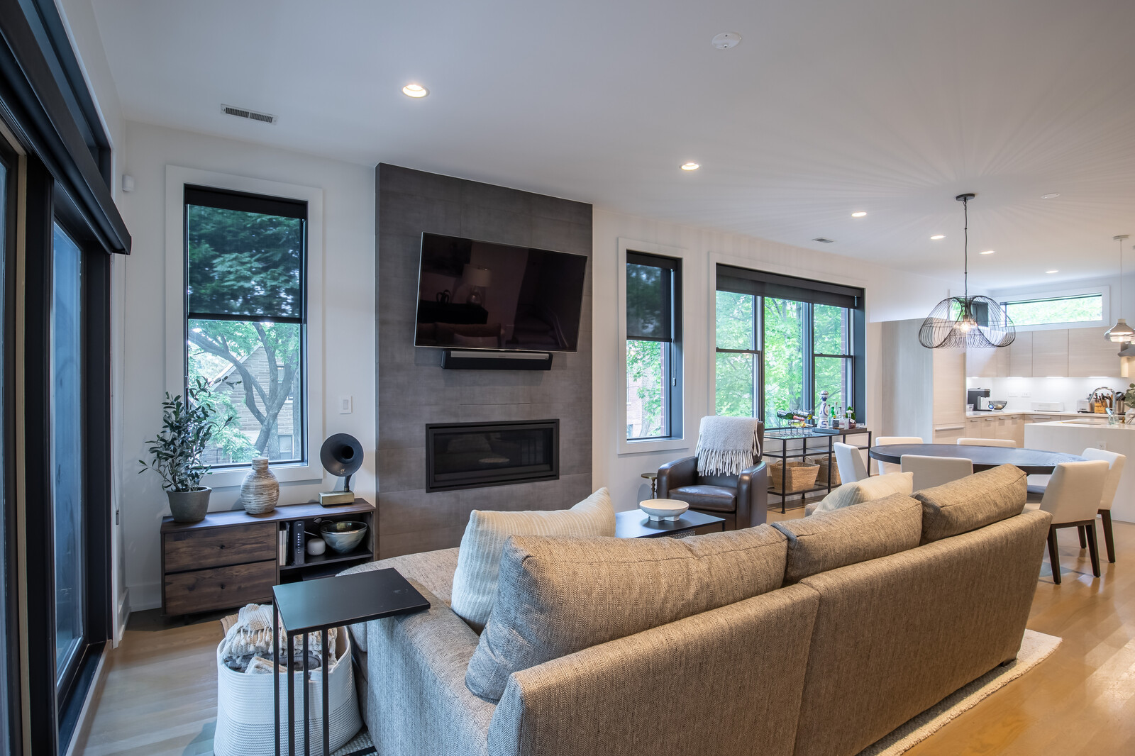 Undisclosed Address Chicago, IL 60647 - Photo 3 of 34