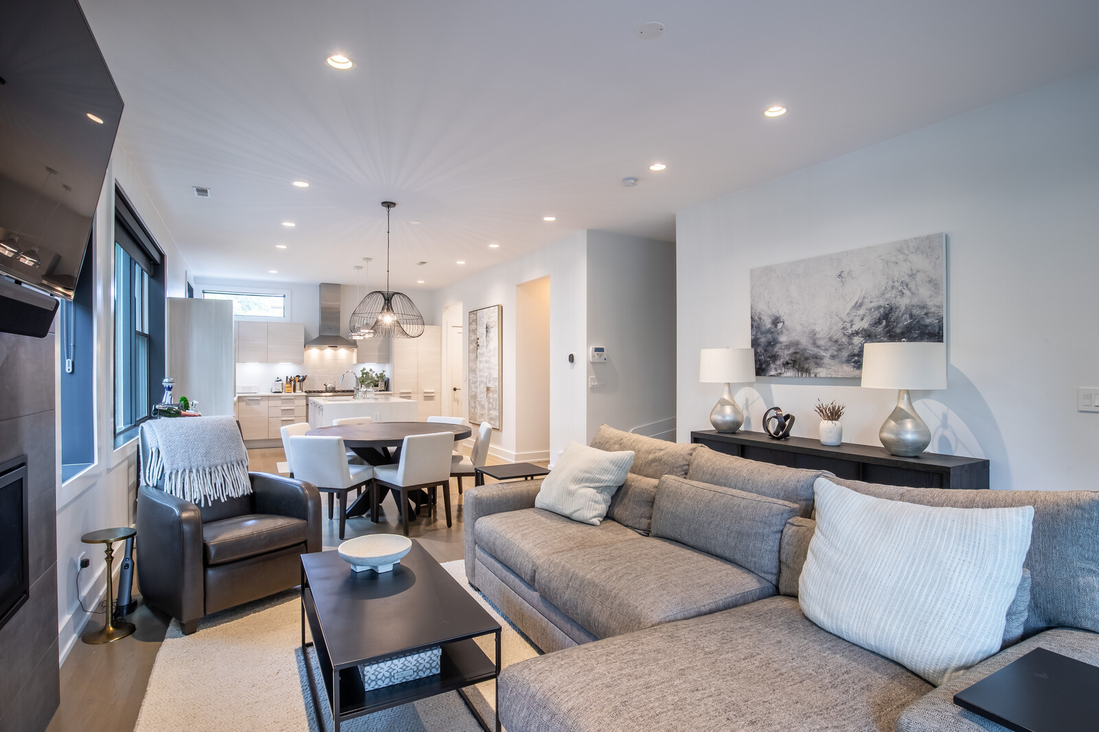 Undisclosed Address Chicago, IL 60647 - Photo 4 of 34