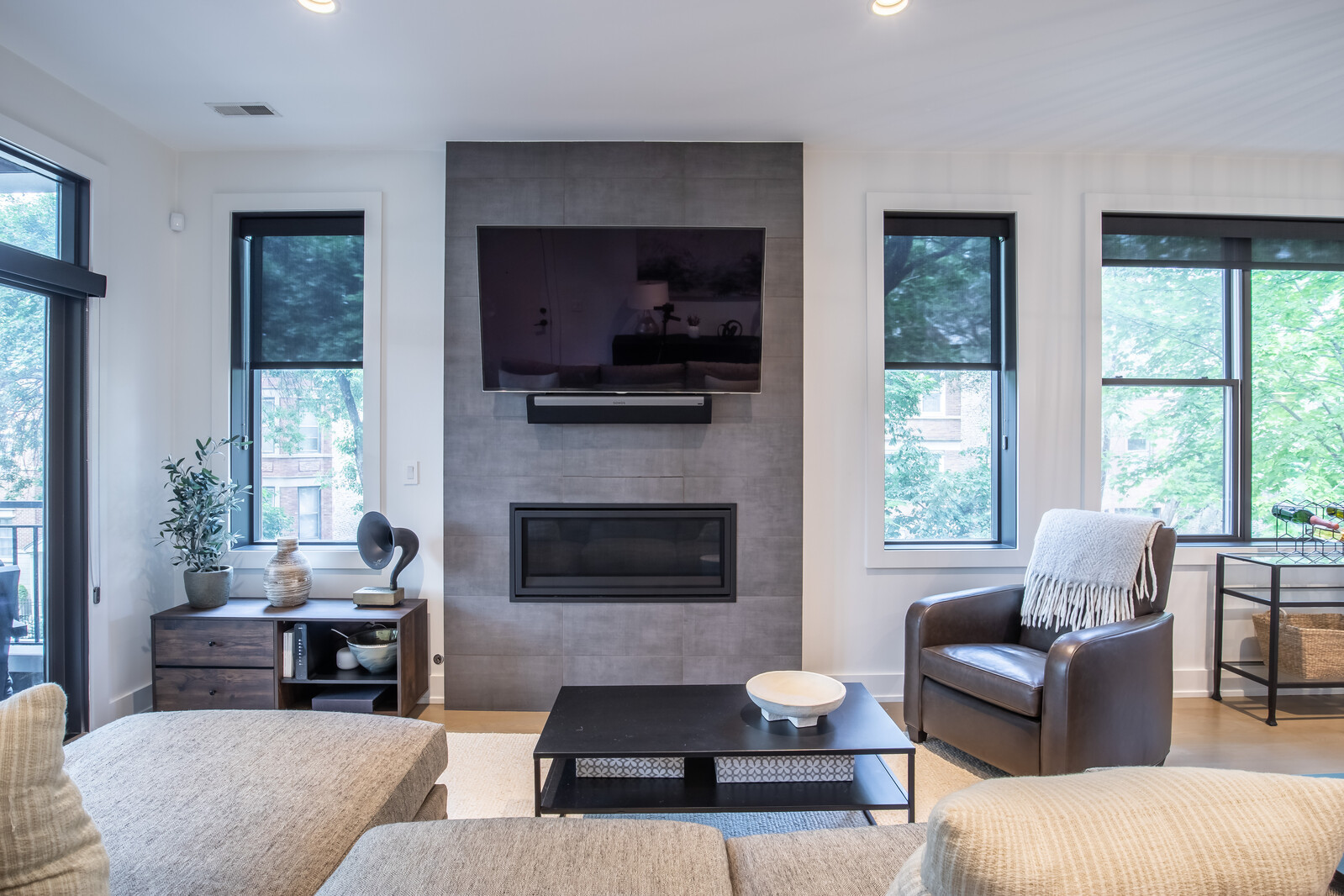 Undisclosed Address Chicago, IL 60647 - Photo 5 of 34