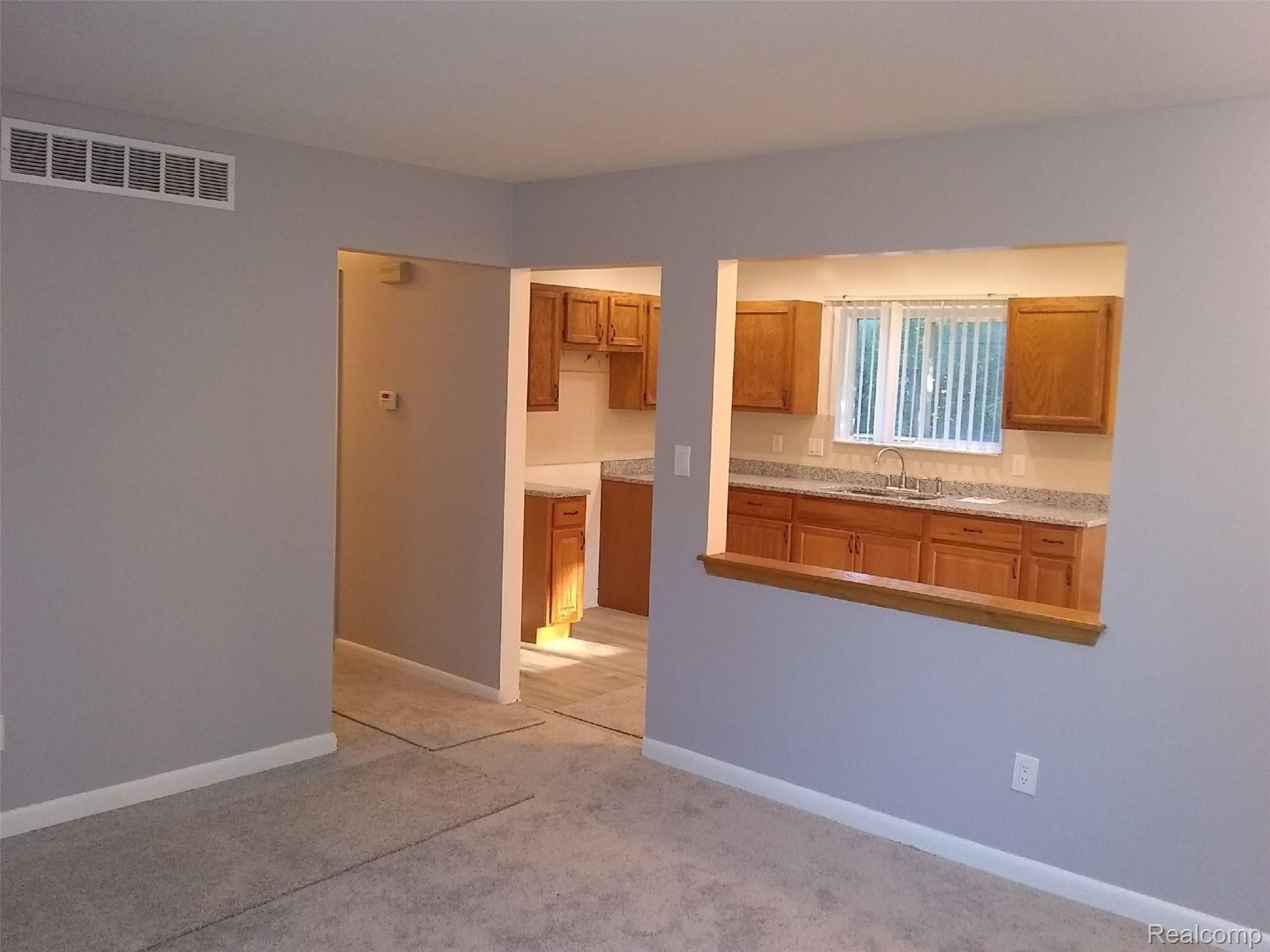 13229 Frazho Road Warren, MI 48089 - Photo 13 of 20 56E3BE92-D9BF-47F6-8DF8-B733BB46D5EC.jpeg