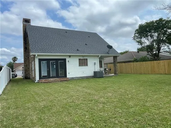 $1,800 | 2095 Golfview Drive, Laplace, LA 70068
