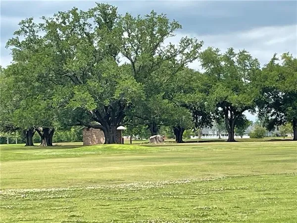 $1,800 | 2095 Golfview Drive, Laplace, LA 70068