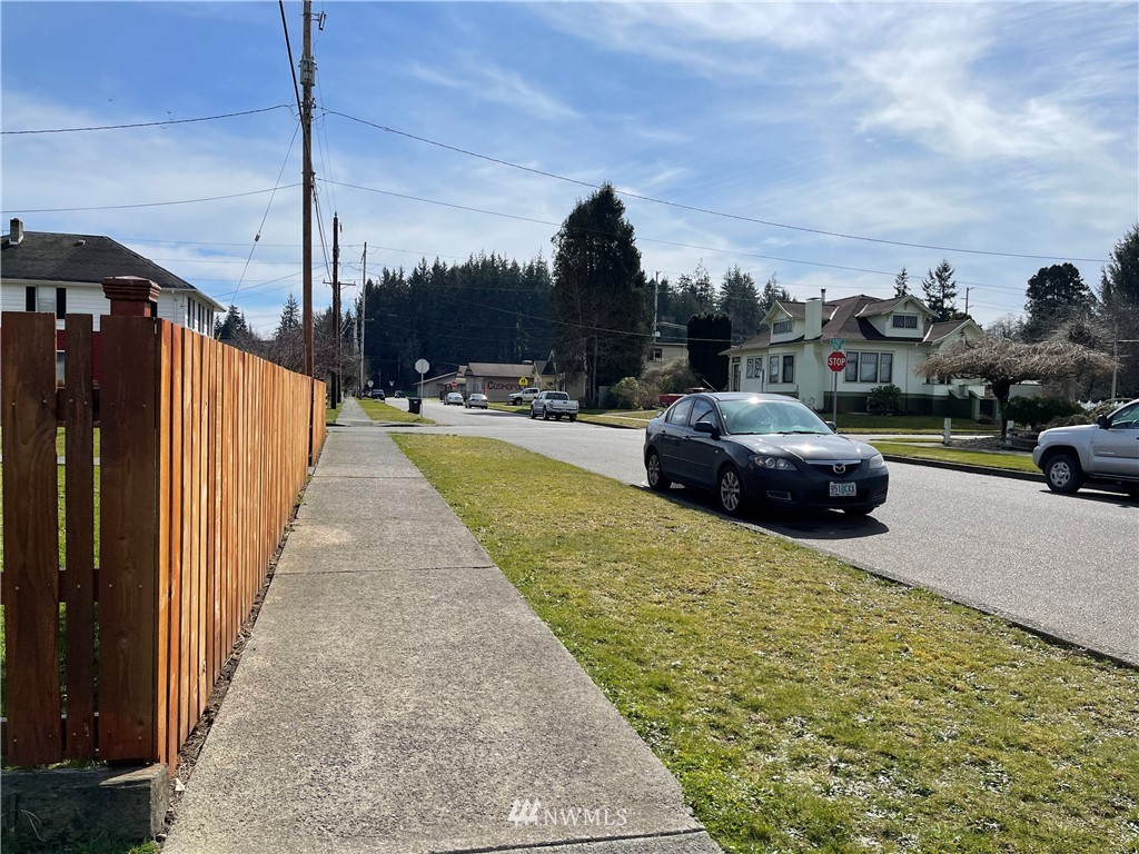 1225 3rd Street Cosmopolis, WA 98537 - Photo 5 of 27 Gallery Image 5