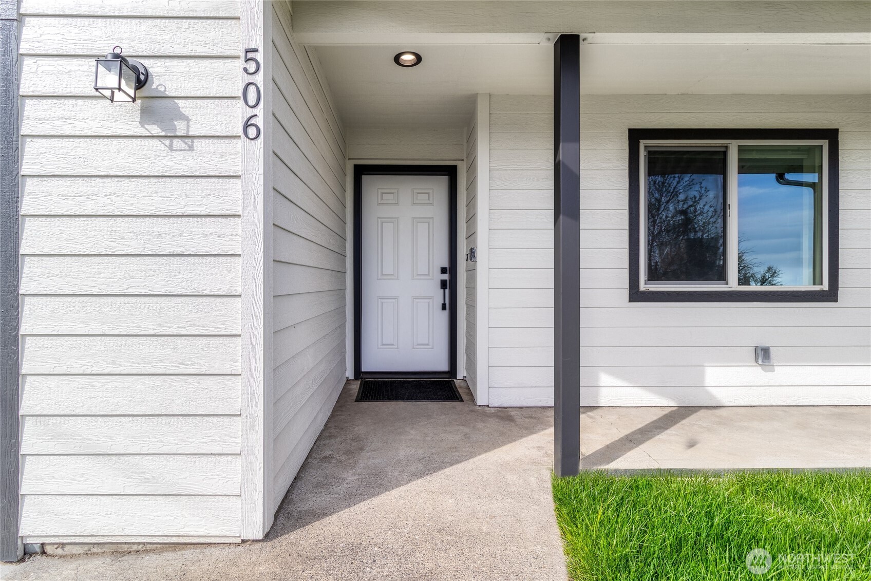 506 Edith Avenue Walla Walla, WA 99362 - Photo 18 of 18 a view of a house with a small yard