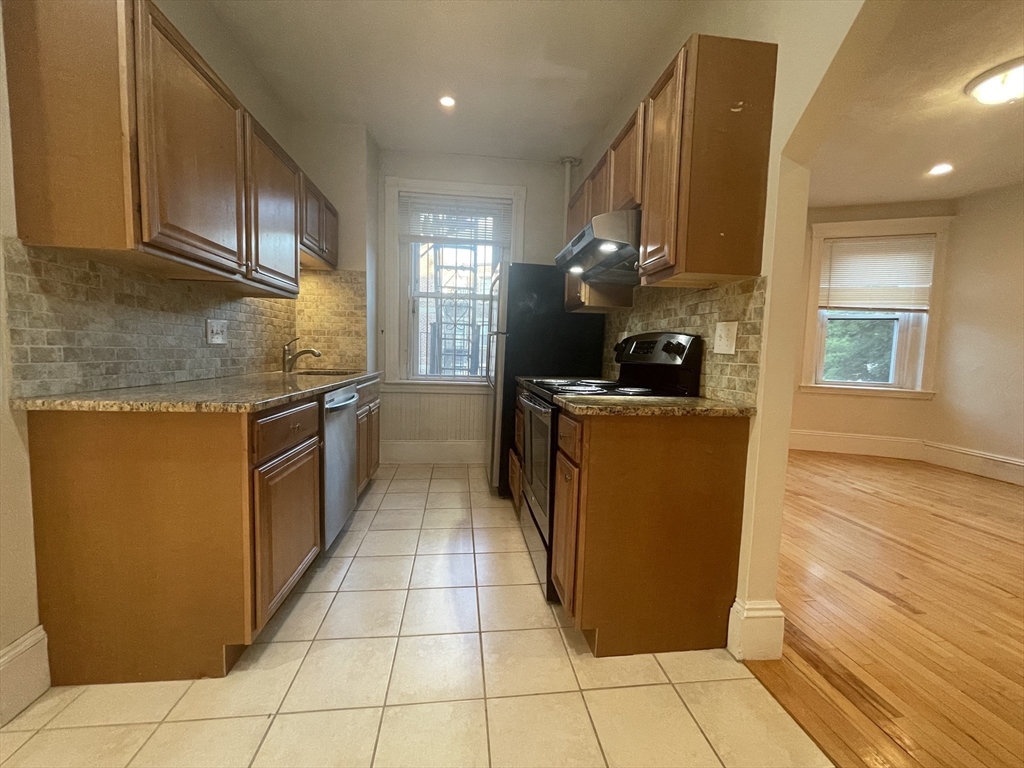 164 Strathmore Road, Unit 12 Boston, MA 02135 - Photo 13 of 22