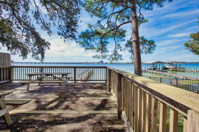 $470,830 | 2552 Palm Shores Drive, Shalimar, FL 32579