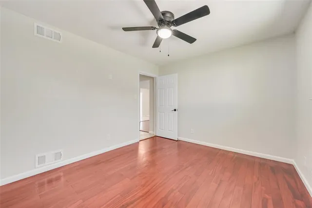 $2,400 | 219 Hillcrest Drive, Sanger, TX 76266