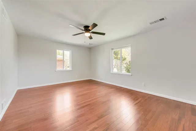 $2,400 | 219 Hillcrest Drive, Sanger, TX 76266