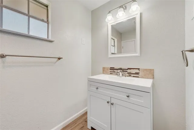 $2,400 | 219 Hillcrest Drive, Sanger, TX 76266