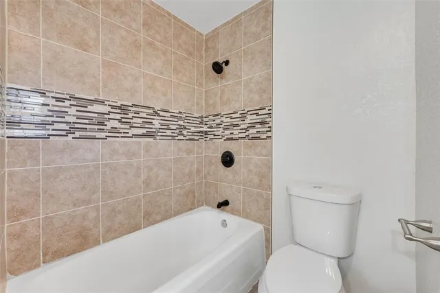 $2,400 | 219 Hillcrest Drive, Sanger, TX 76266