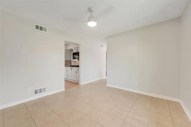 $2,400 | 219 Hillcrest Drive, Sanger, TX 76266