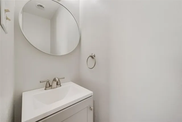 $2,400 | 219 Hillcrest Drive, Sanger, TX 76266