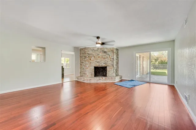 $2,400 | 219 Hillcrest Drive, Sanger, TX 76266