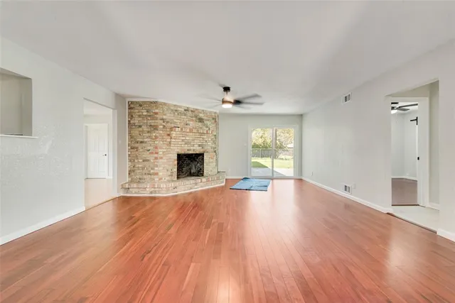 $2,400 | 219 Hillcrest Drive, Sanger, TX 76266