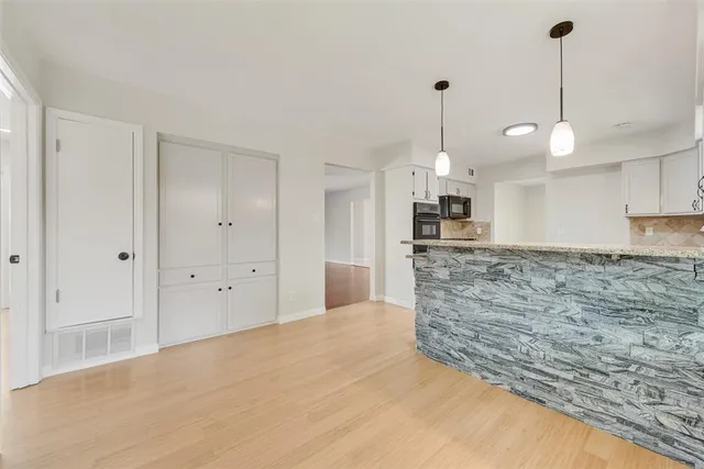 $2,400 | 219 Hillcrest Drive, Sanger, TX 76266