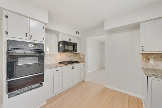 $2,400 | 219 Hillcrest Drive, Sanger, TX 76266