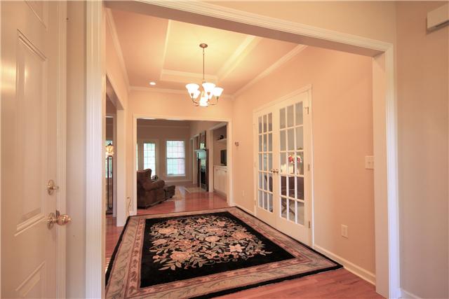 1137 Rip Steele Road Columbia, TN 38401 - Photo 15 of 20 Lovely spacious entry welcomes you and your guests with crown molding and a home with hardwood floors throughout living areas!