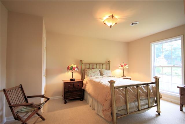 1137 Rip Steele Road Columbia, TN 38401 - Photo 16 of 20 Spacious Guest room to accommodate your friends or family.