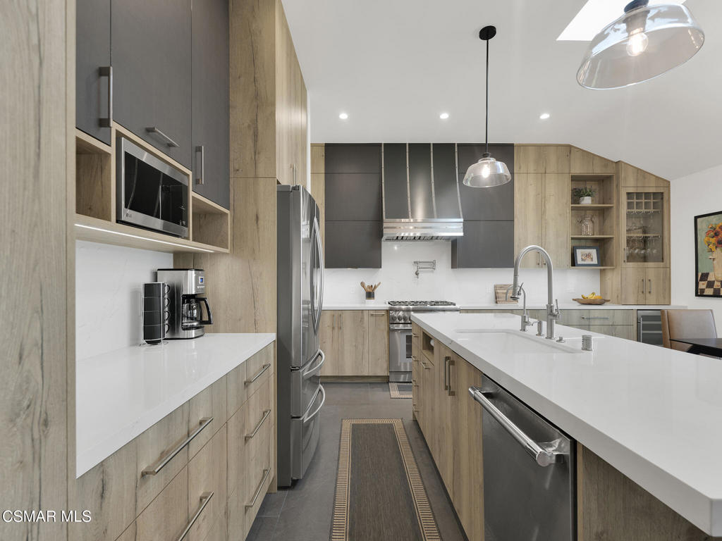 1524 West Riverside Drive Burbank, CA 91506 - Photo 13 of 50