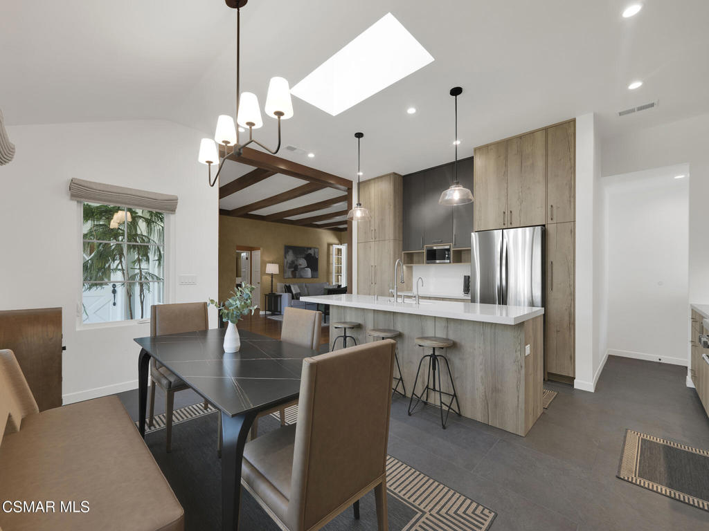 1524 West Riverside Drive Burbank, CA 91506 - Photo 15 of 50