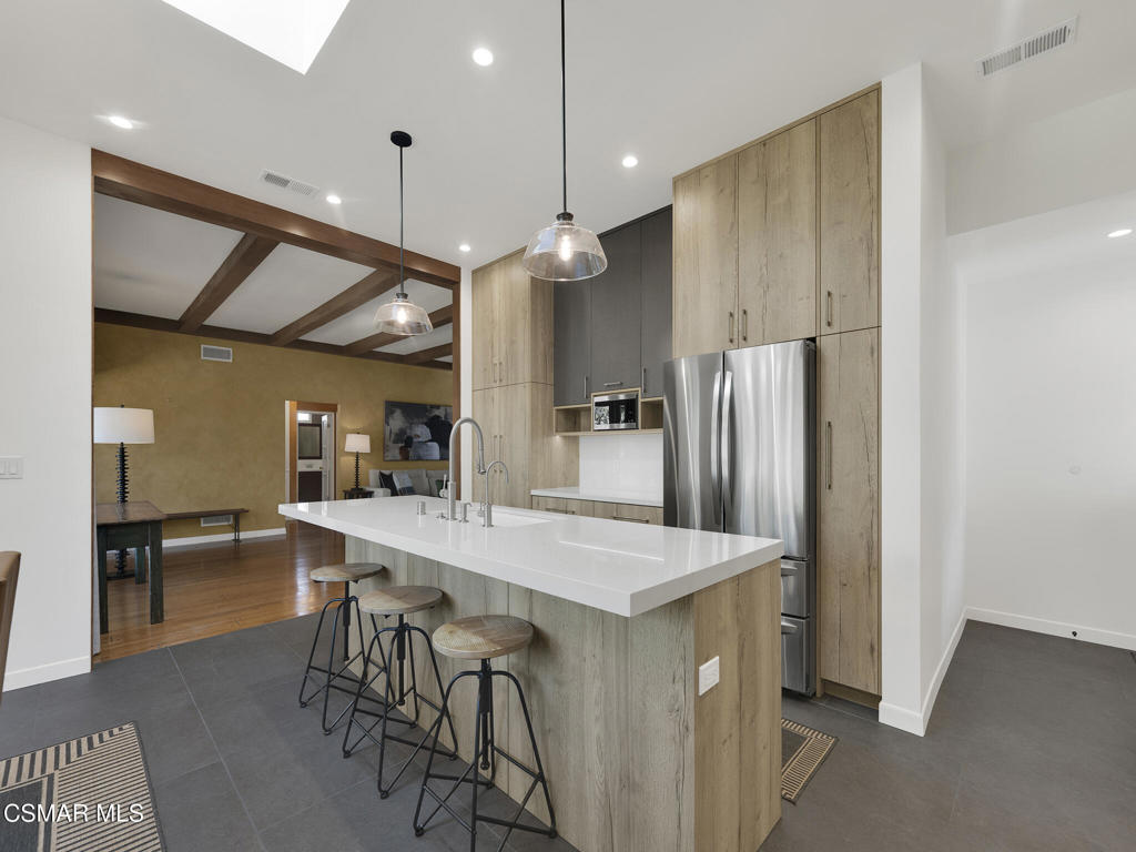 1524 West Riverside Drive Burbank, CA 91506 - Photo 16 of 50