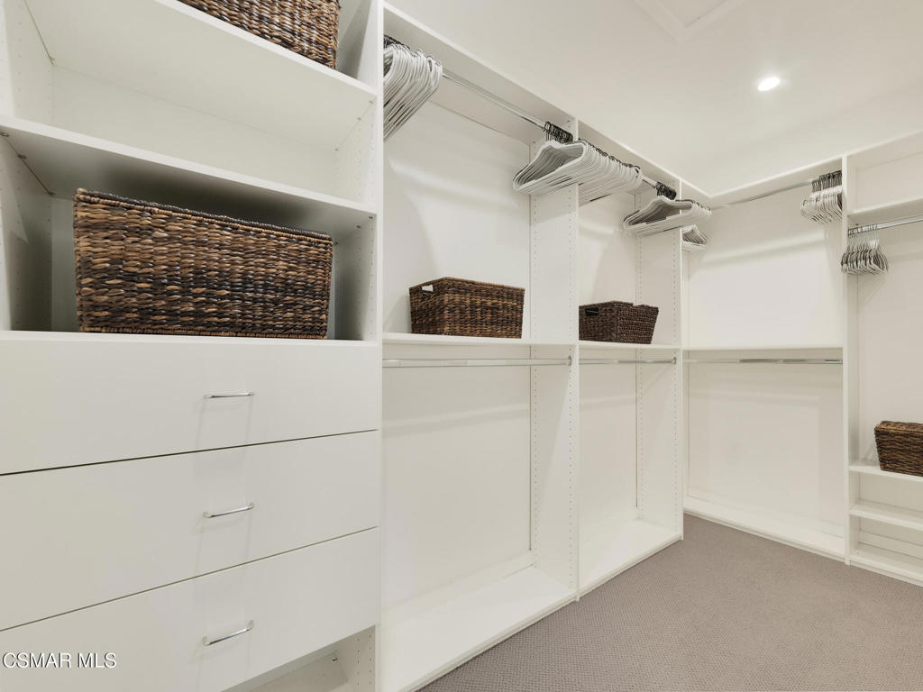 1524 West Riverside Drive Burbank, CA 91506 - Photo 26 of 50