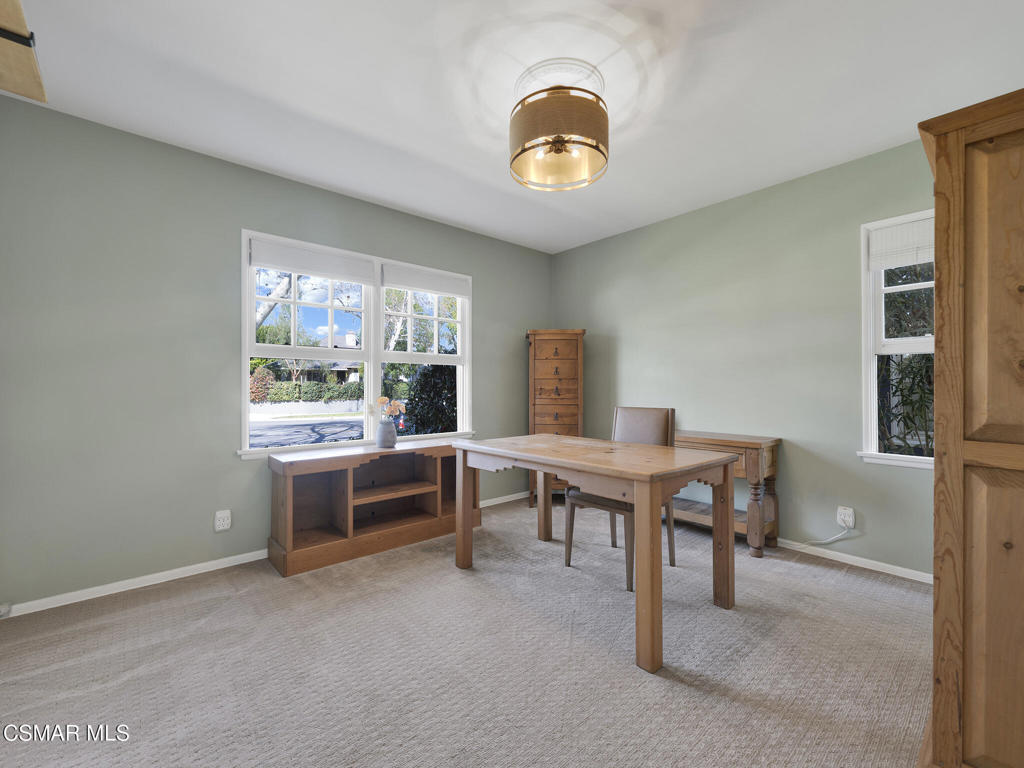 1524 West Riverside Drive Burbank, CA 91506 - Photo 28 of 50