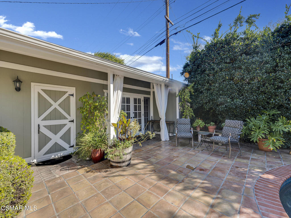 1524 West Riverside Drive Burbank, CA 91506 - Photo 38 of 50