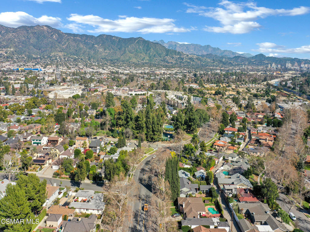 1524 West Riverside Drive Burbank, CA 91506 - Photo 49 of 50