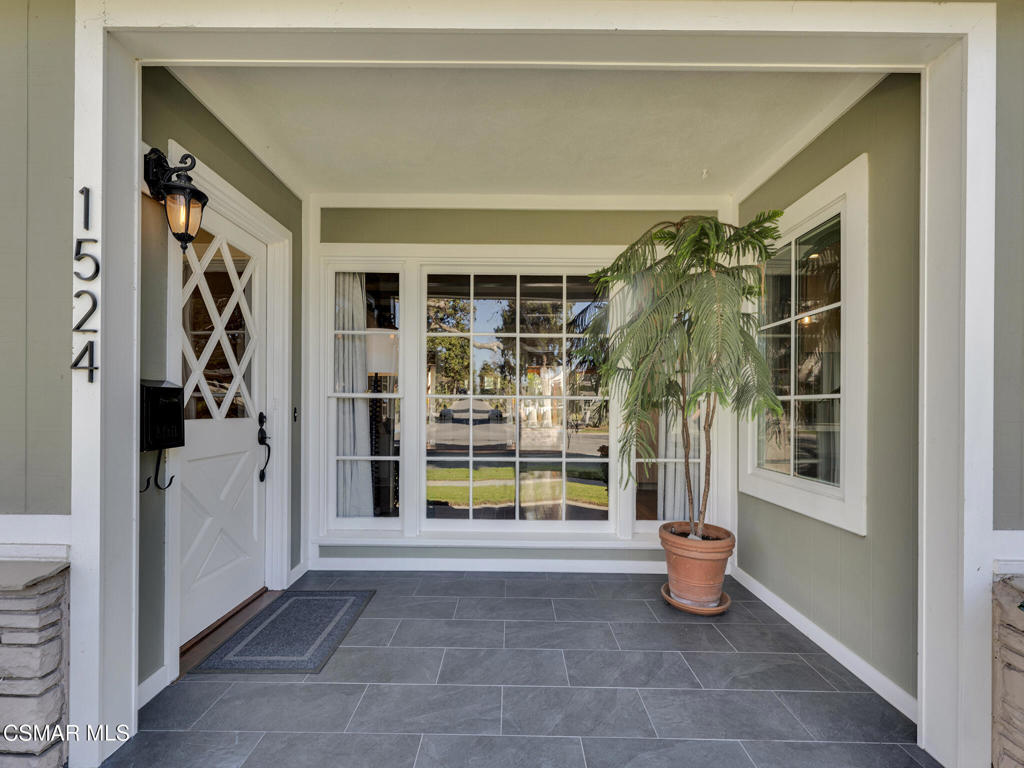 1524 West Riverside Drive Burbank, CA 91506 - Photo 8 of 50