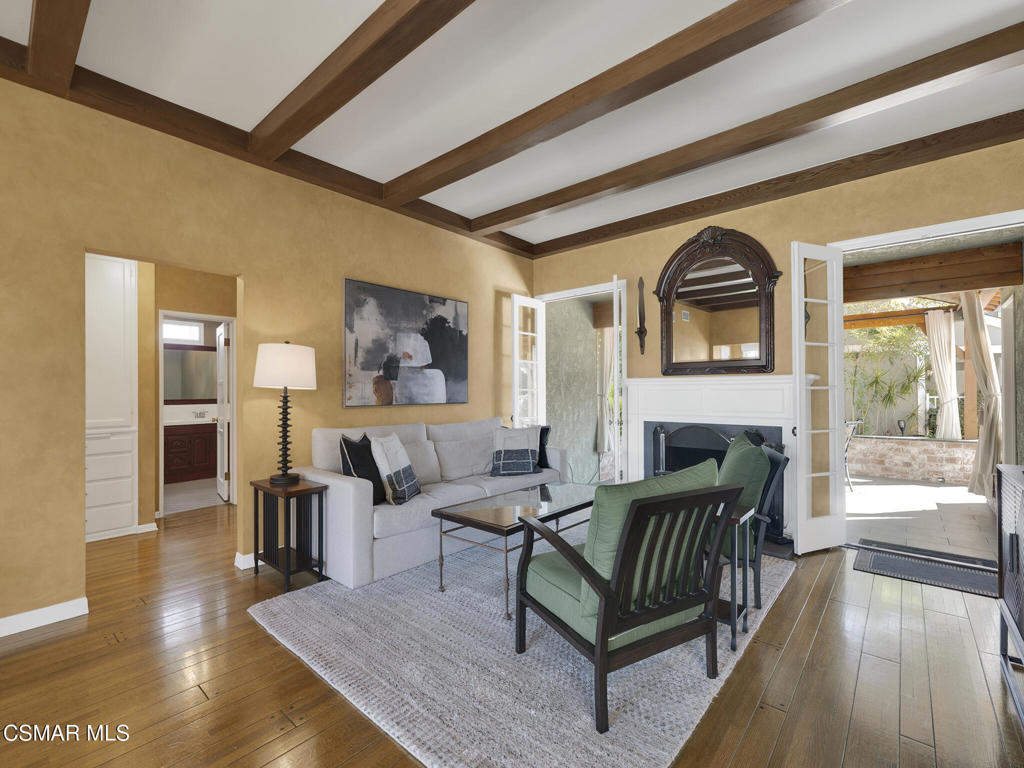 1524 West Riverside Drive Burbank, CA 91506 - Photo 10 of 50