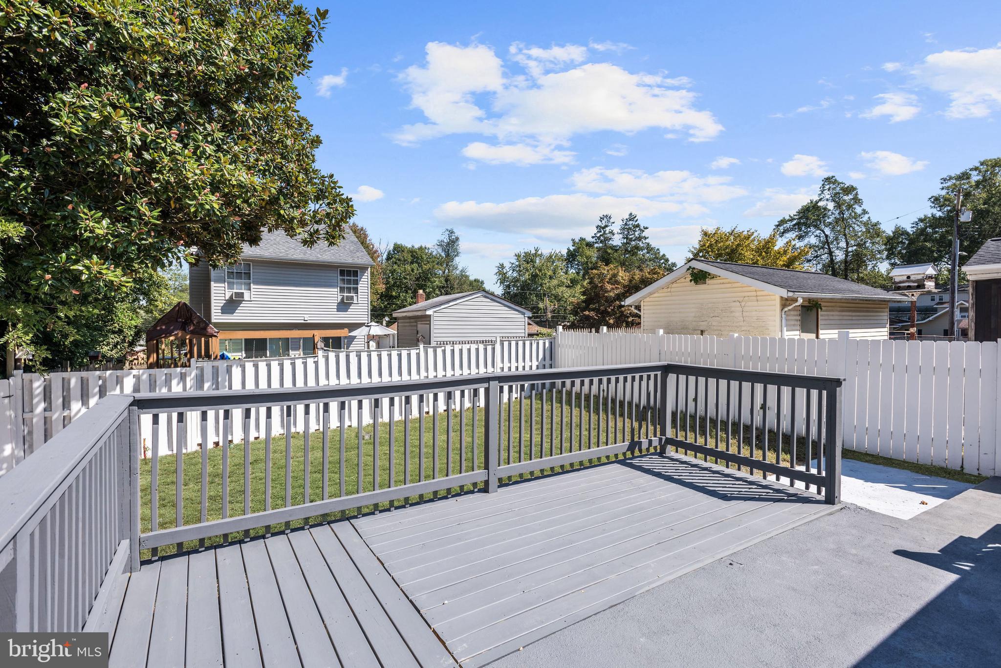 1645 Oldtown Road Edgewater, MD 21037 - Photo 29 of 36 Deck